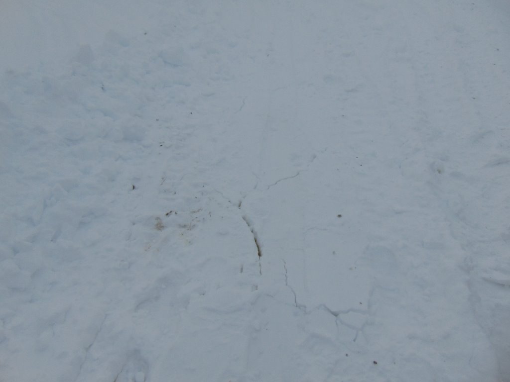 snow cracks